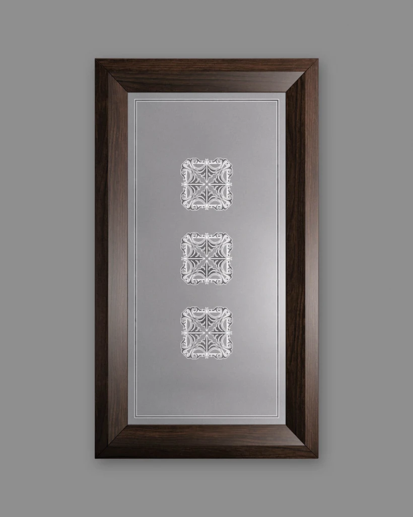 <b>GLASS 13</b>